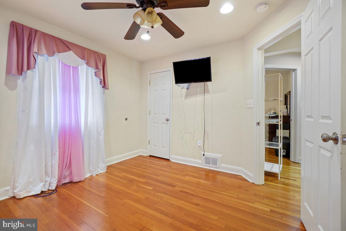 812 Cox Ave