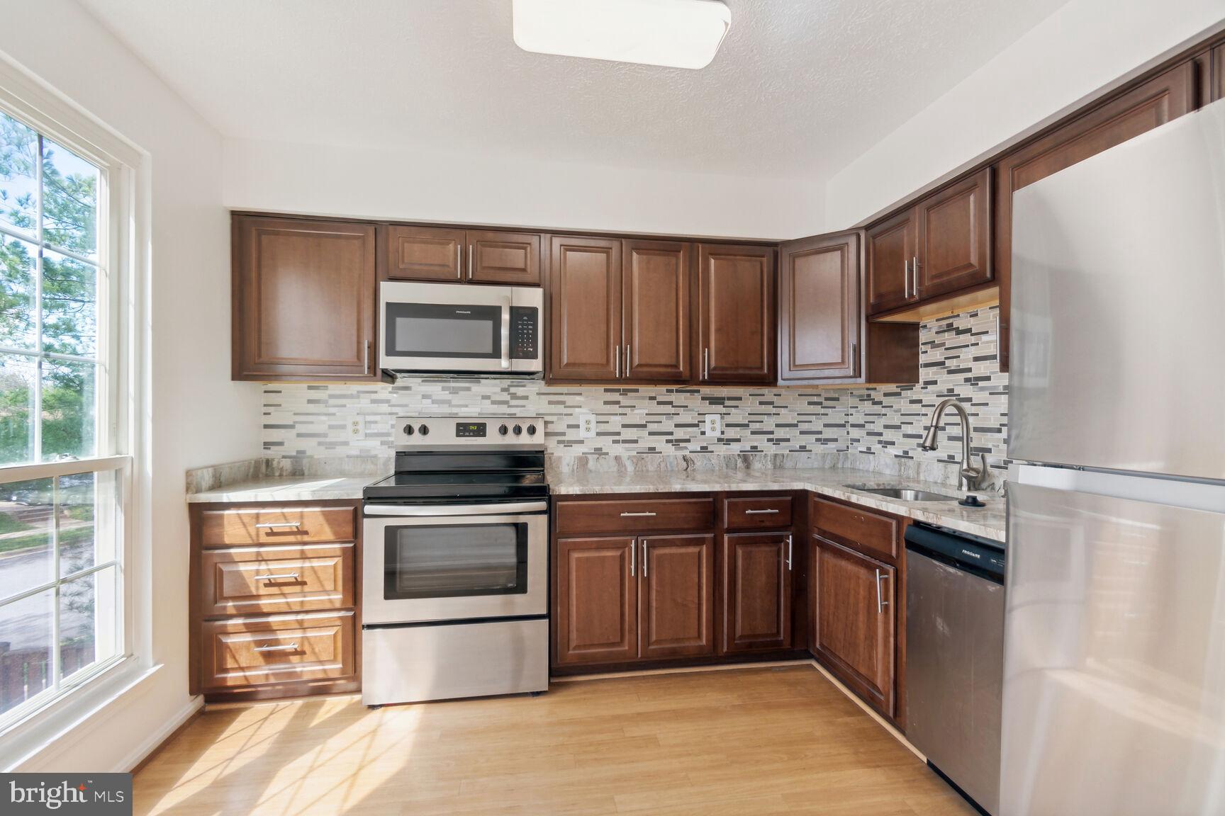 7313 Morrison Dr
