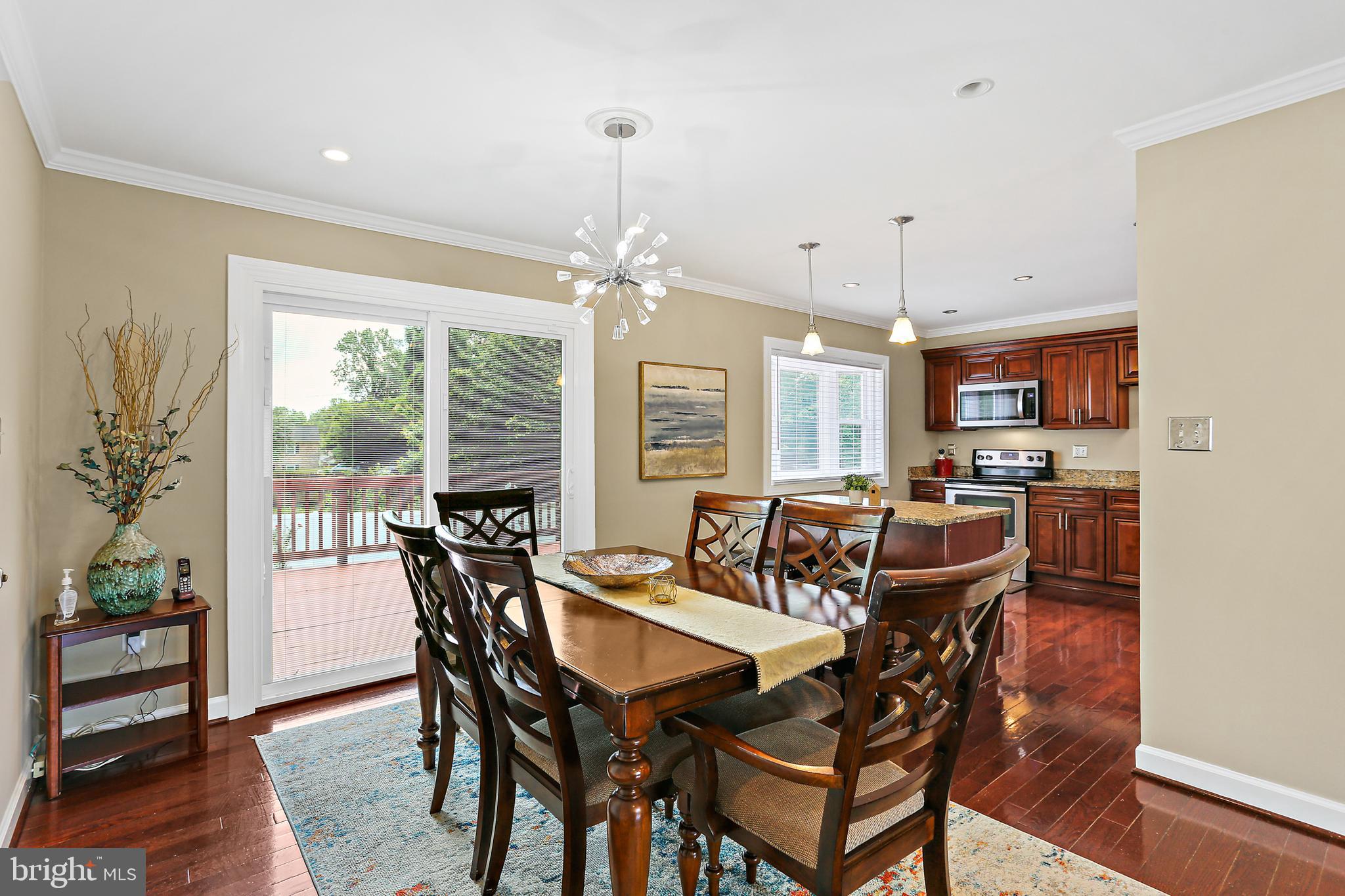 4918 Ashford Dr