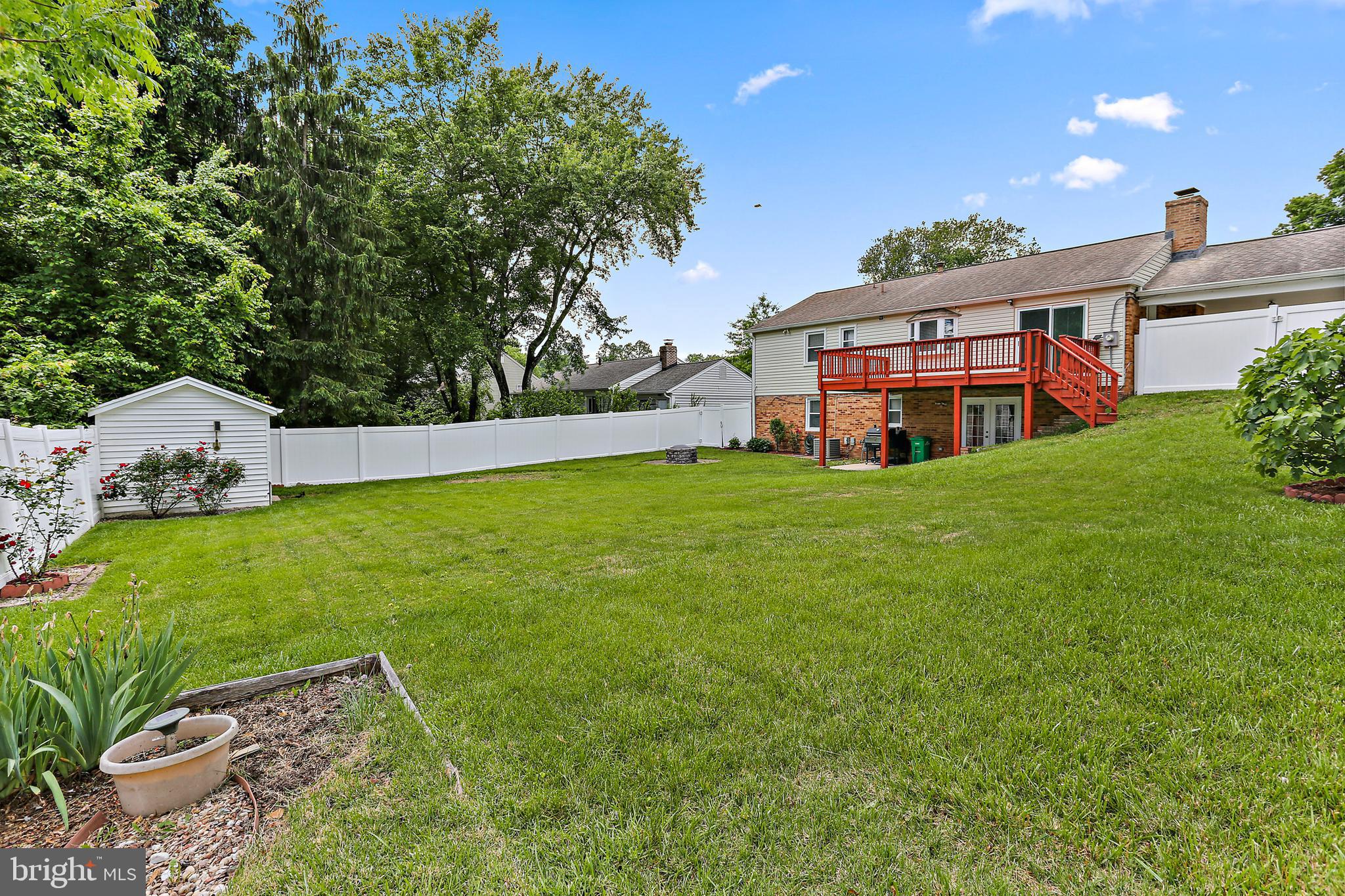 4918 Ashford Dr