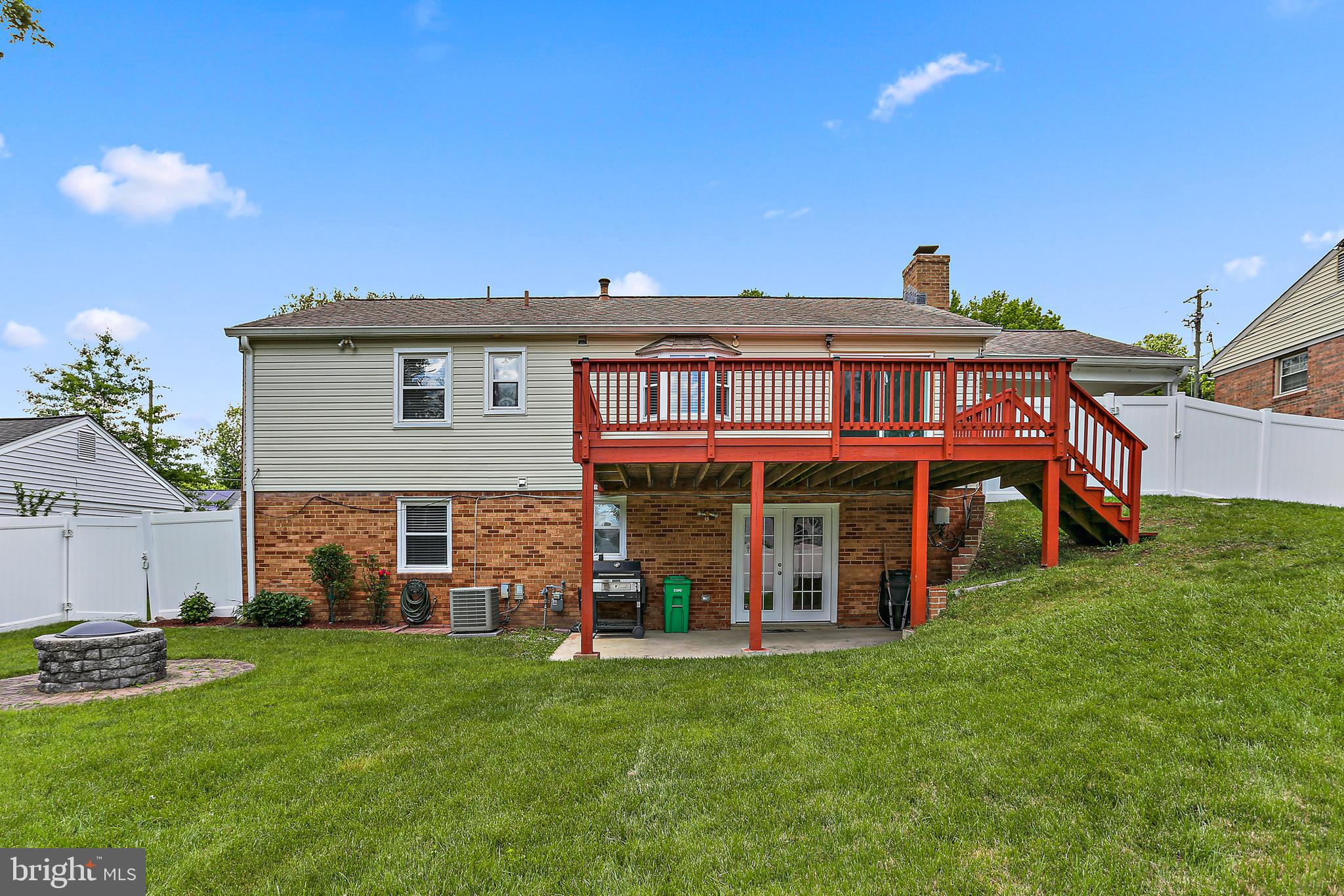 4918 Ashford Dr