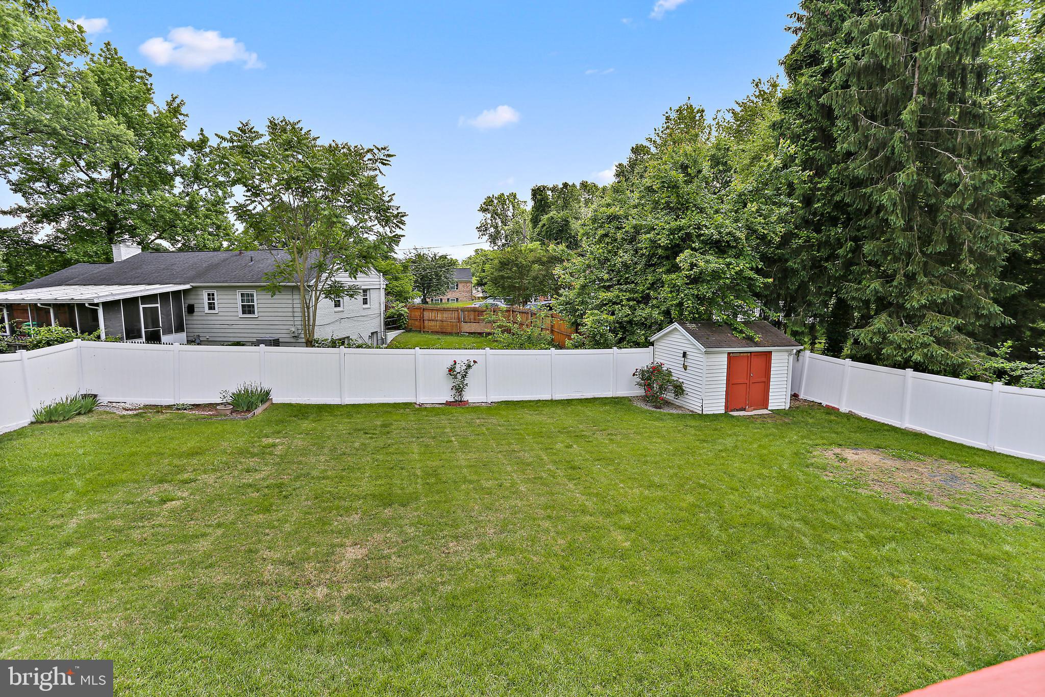 4918 Ashford Dr