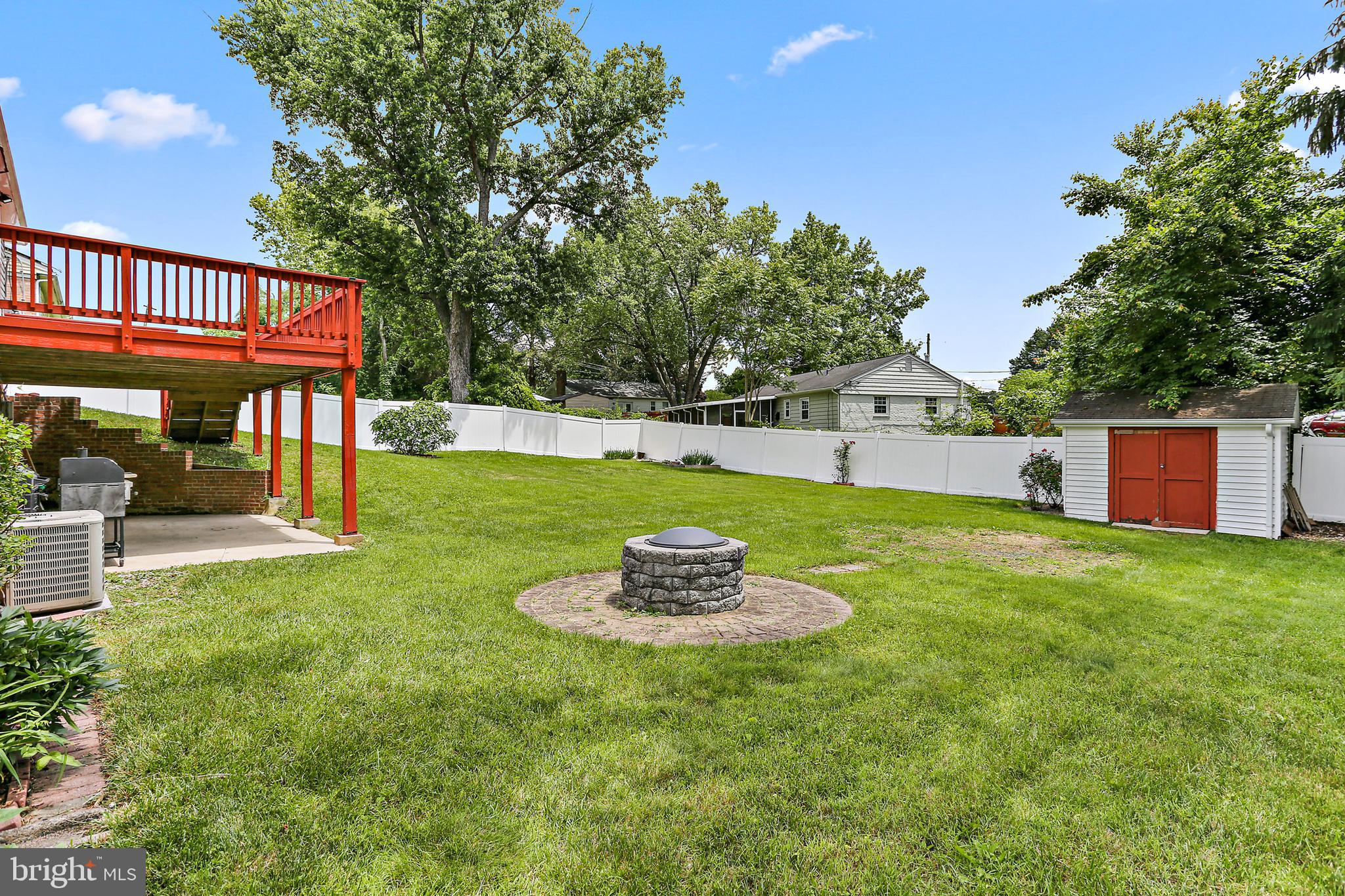 4918 Ashford Dr