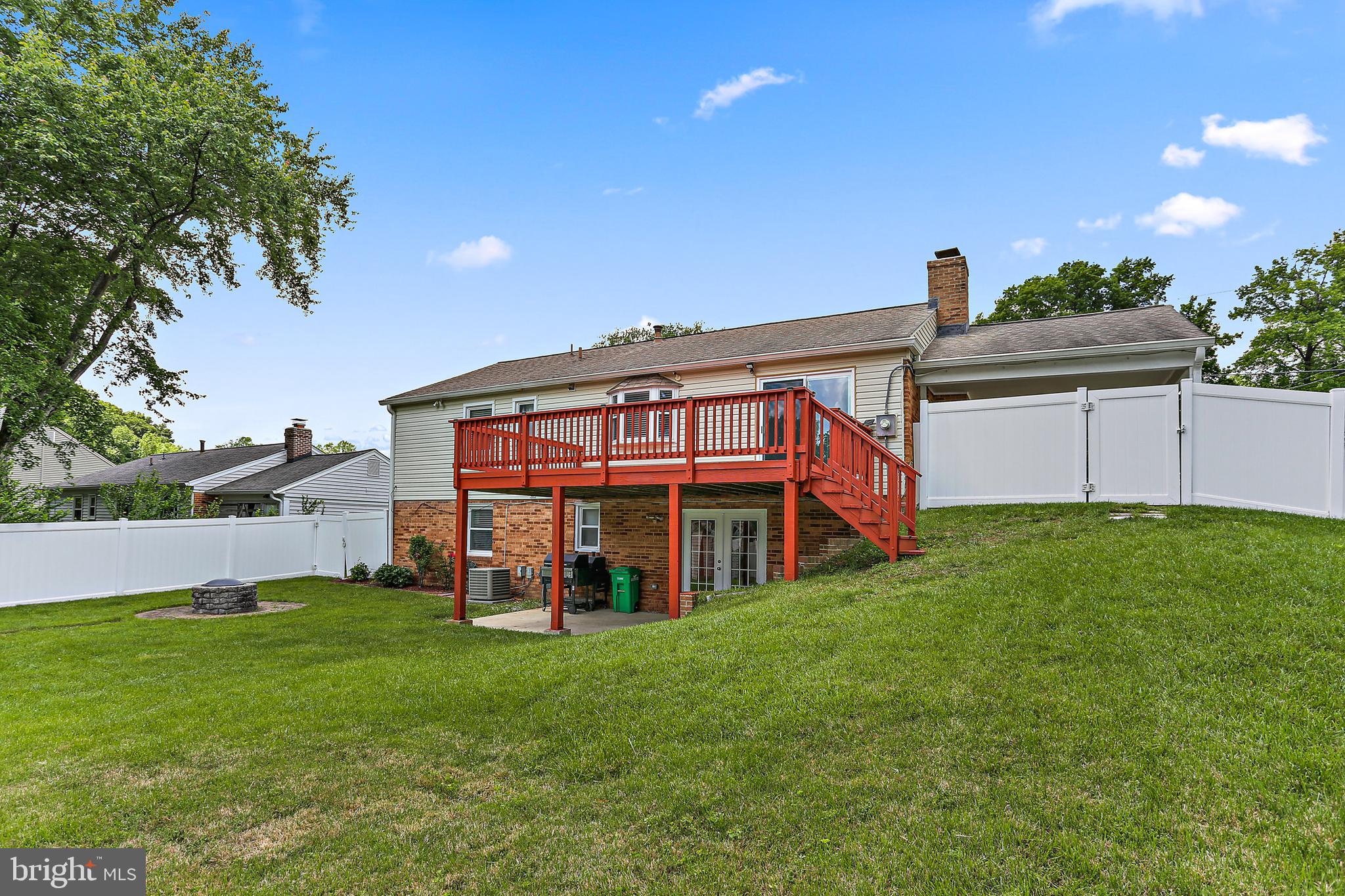 4918 Ashford Dr