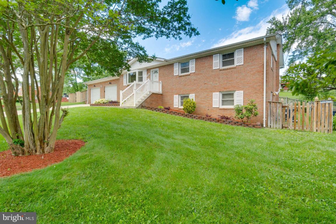 8205 Steve Dr