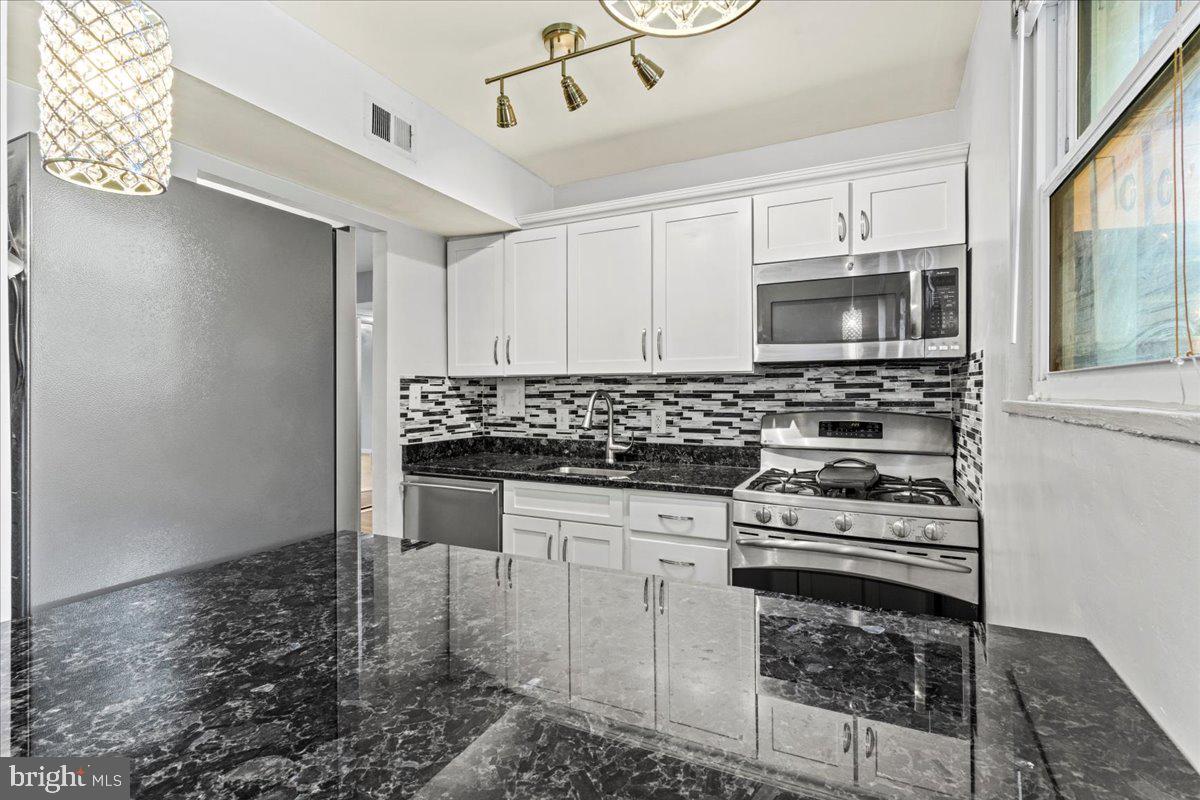 3839 HAMILTON STREET K-102