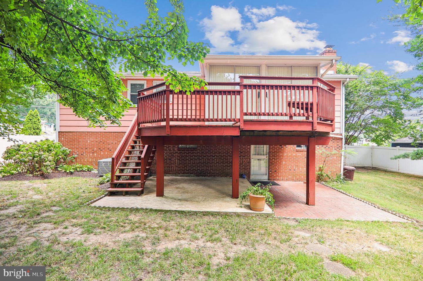 6 Norair Ave