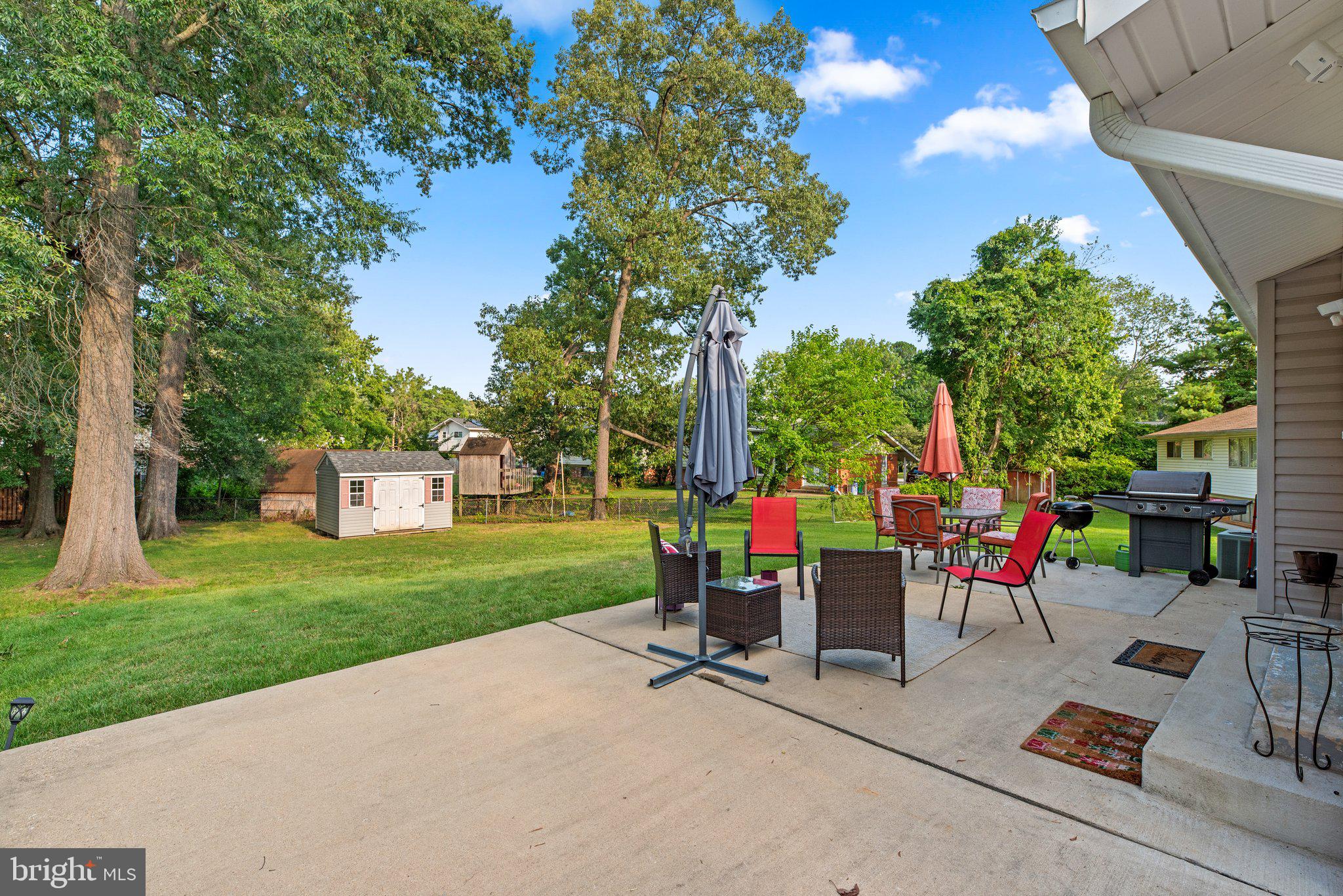 7003 Dolphin Rd