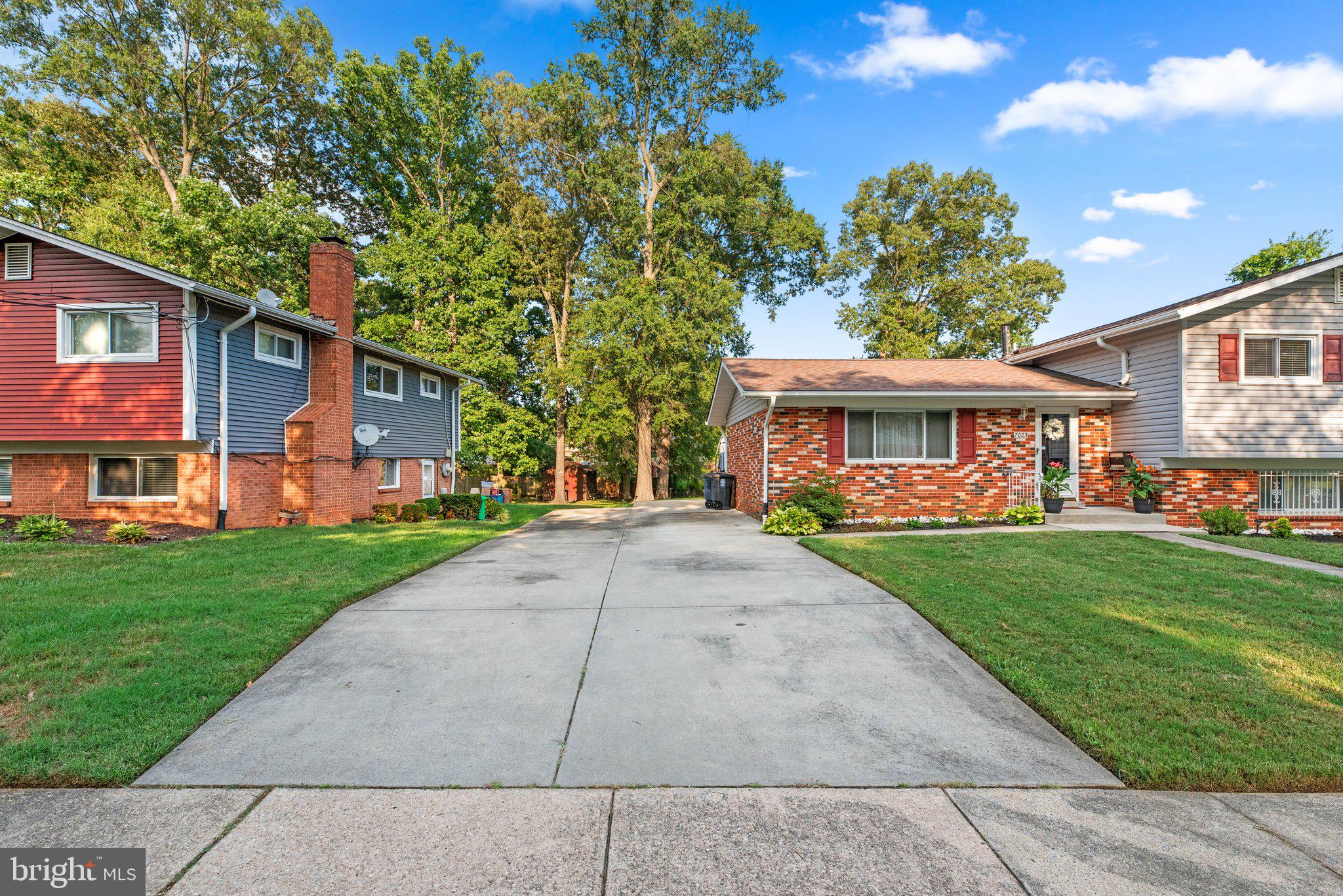 7003 Dolphin Rd