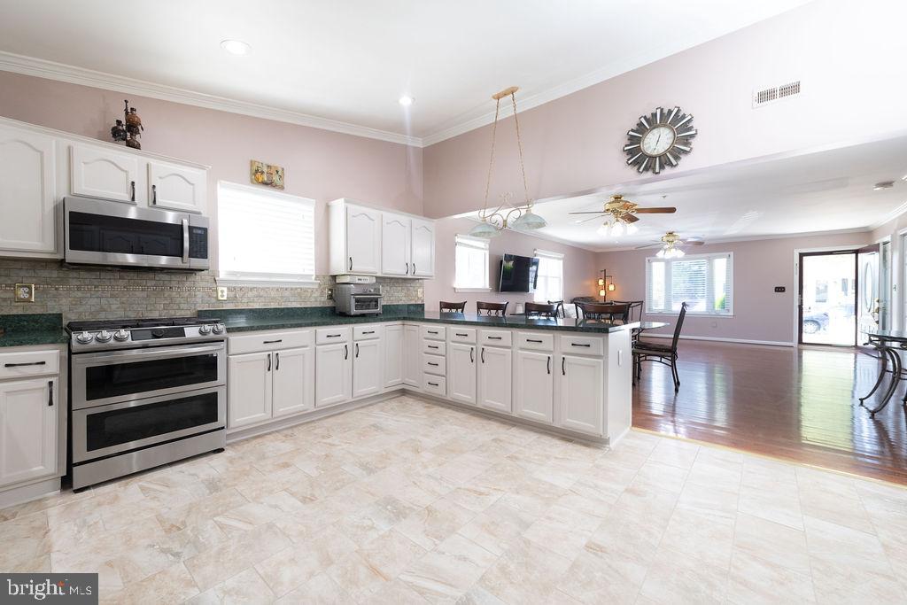 403 Greenhill Ave