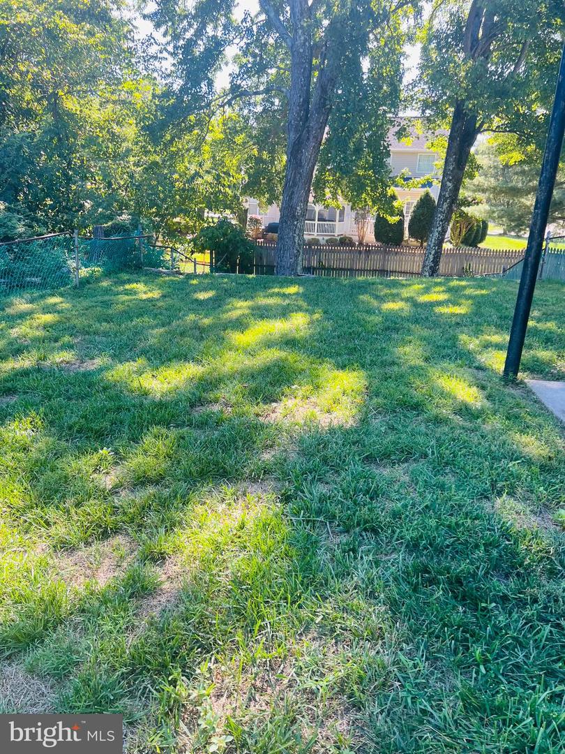 7212 Antock Pl