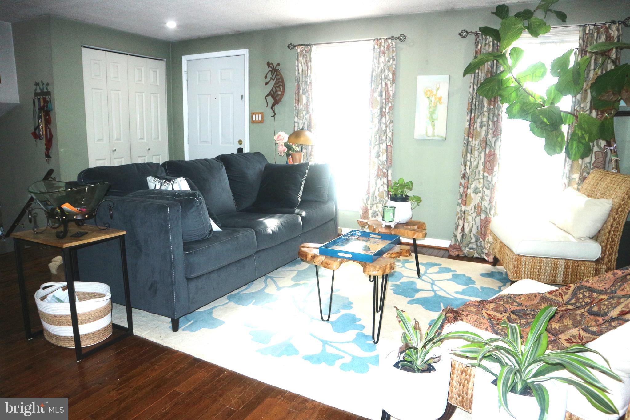 13001 Golden Oak Dr