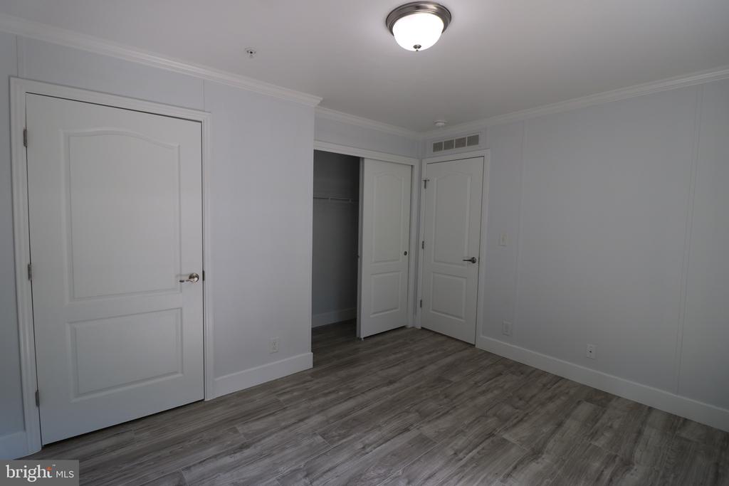1817 ELMWOOD PARK DRIVE