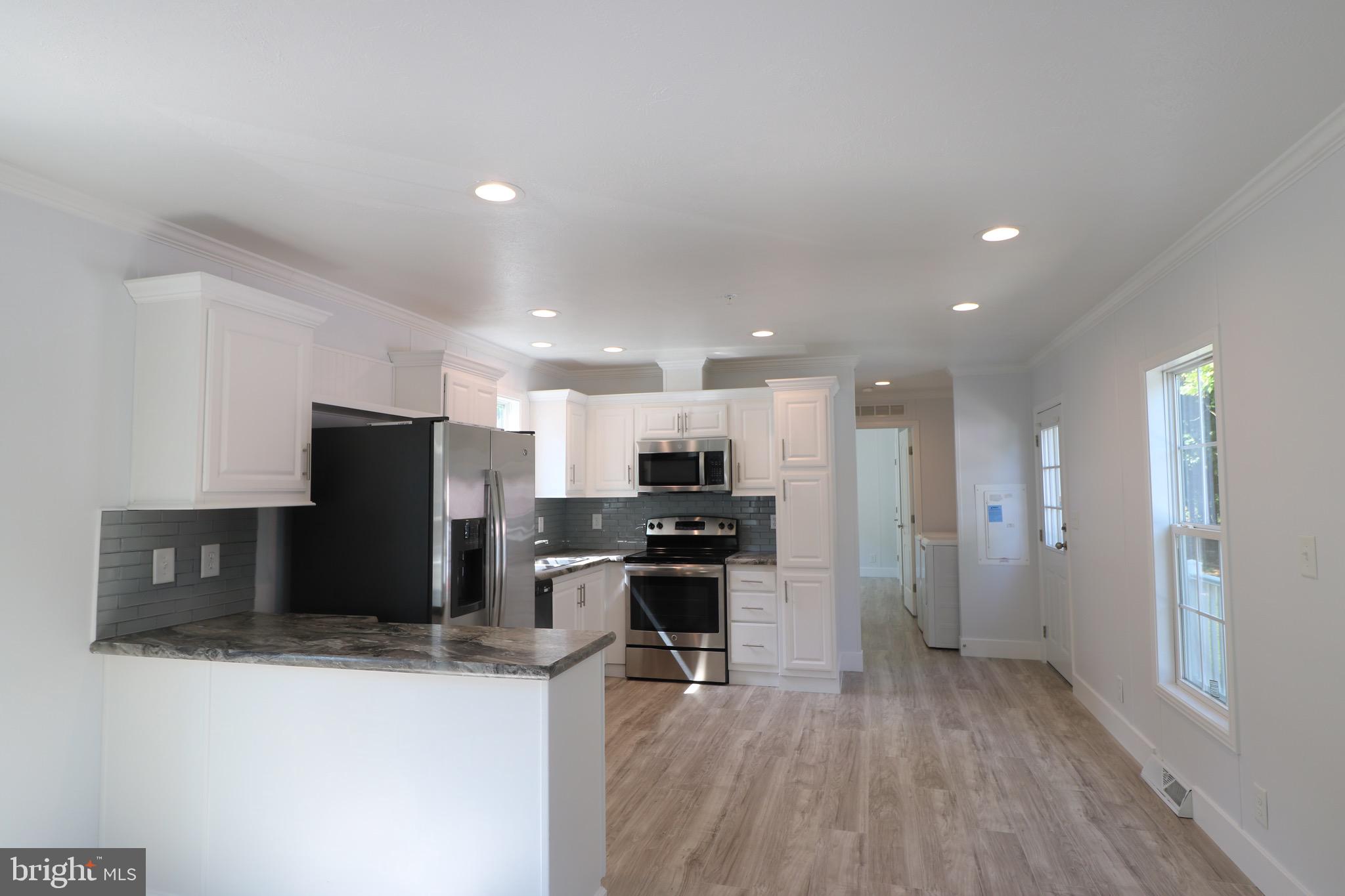 1817 ELMWOOD PARK DRIVE