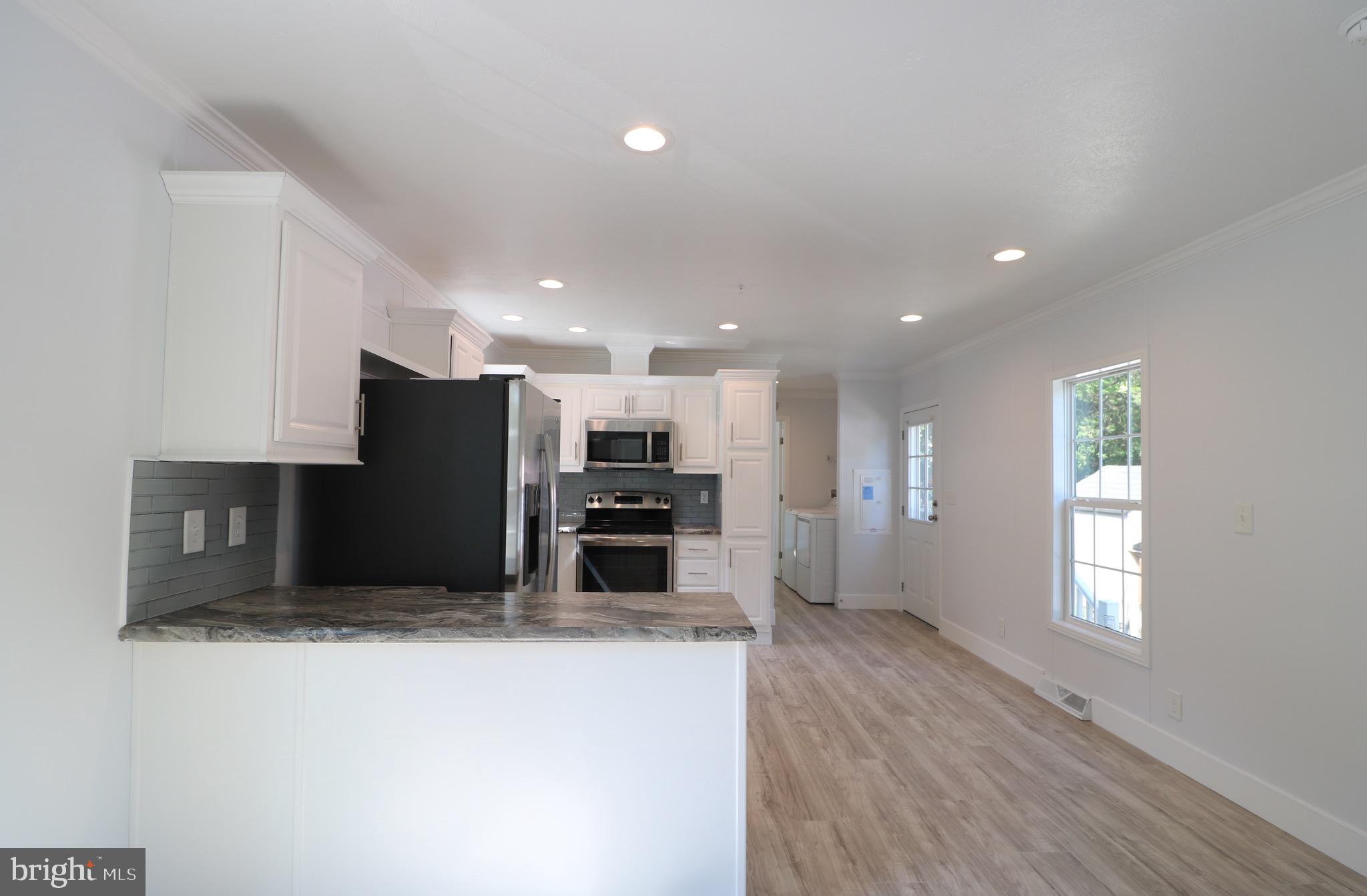 1817 ELMWOOD PARK DRIVE