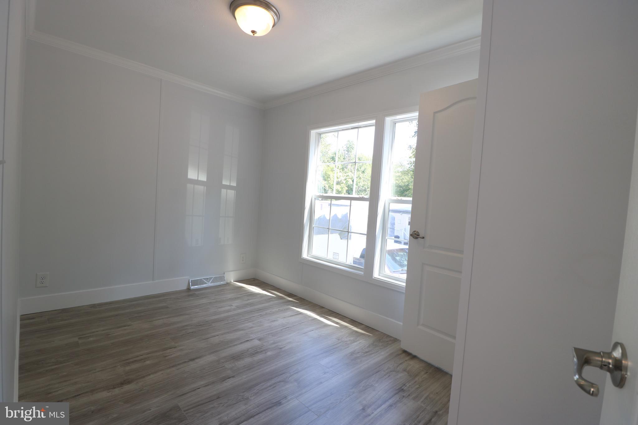 1817 ELMWOOD PARK DRIVE