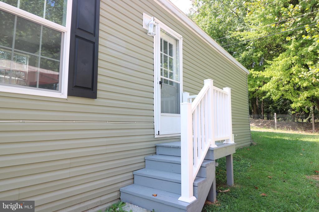1817 ELMWOOD PARK DRIVE