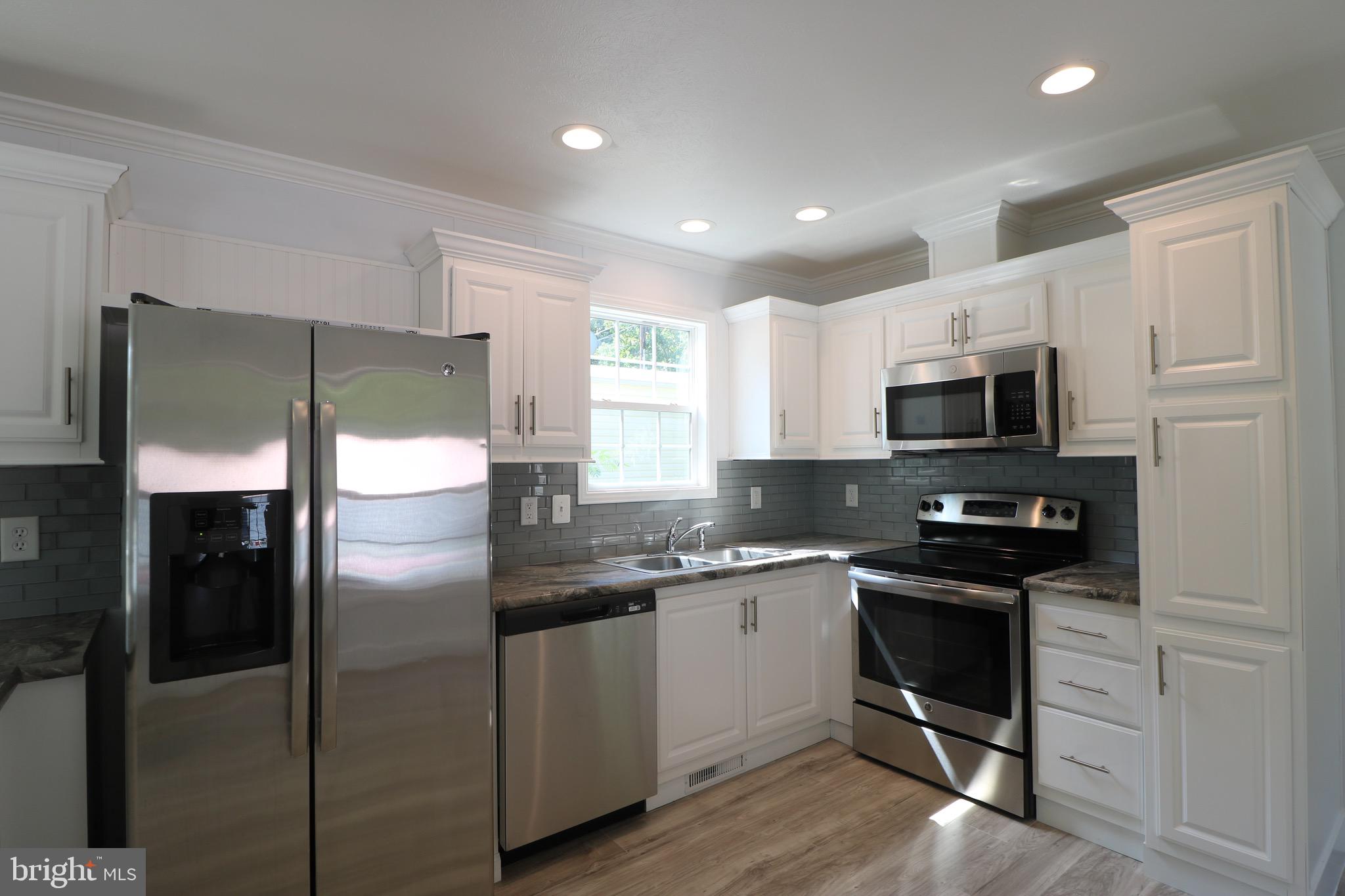 1817 ELMWOOD PARK DRIVE