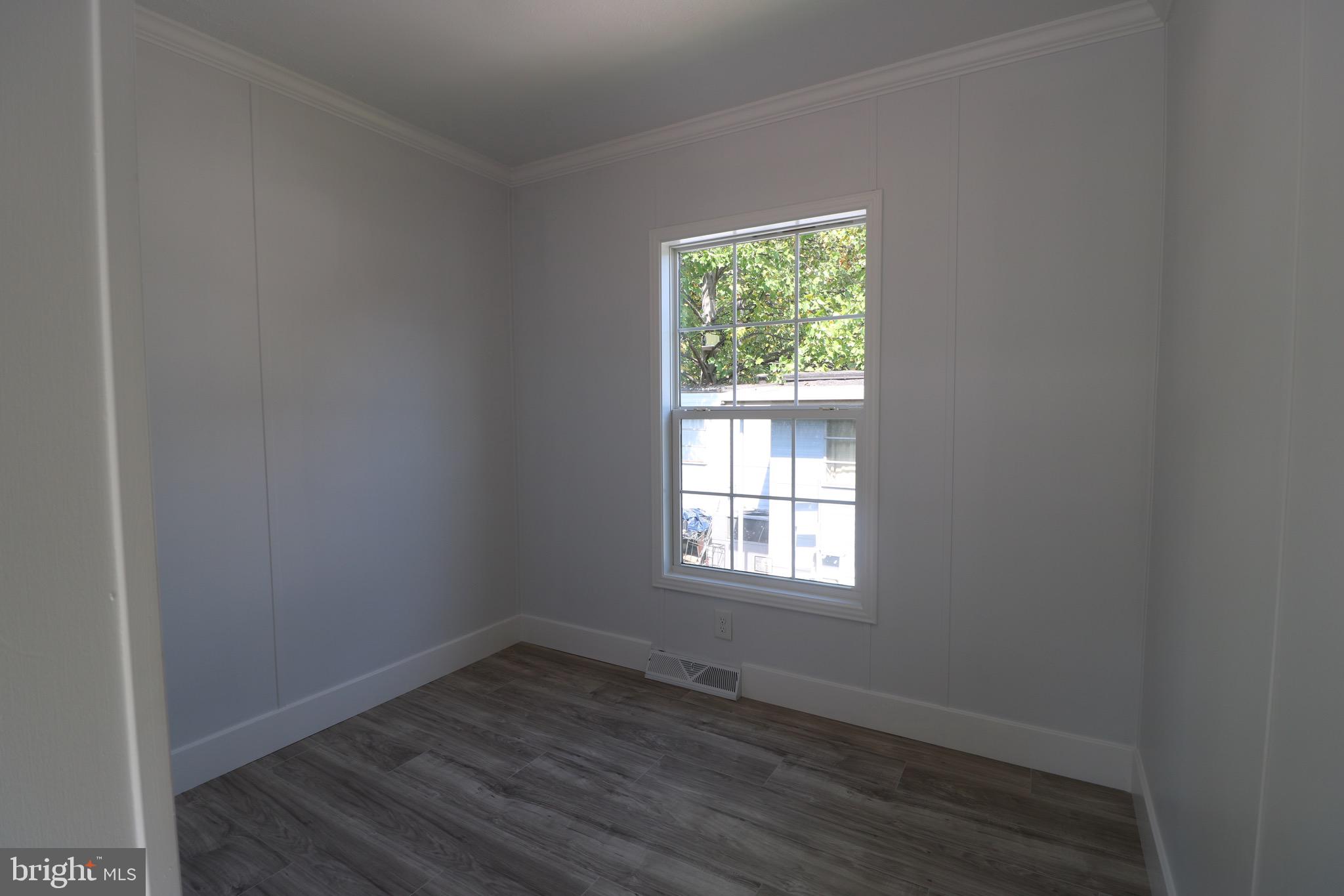 1817 ELMWOOD PARK DRIVE