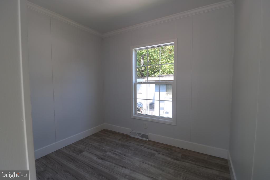 1817 ELMWOOD PARK DRIVE