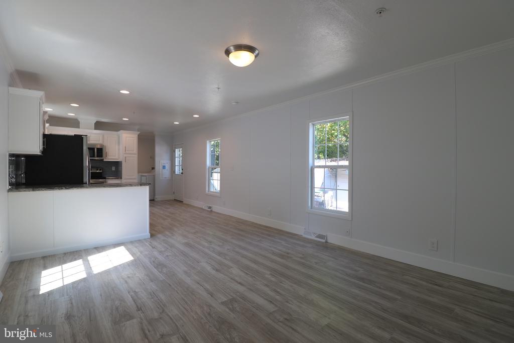 1817 ELMWOOD PARK DRIVE
