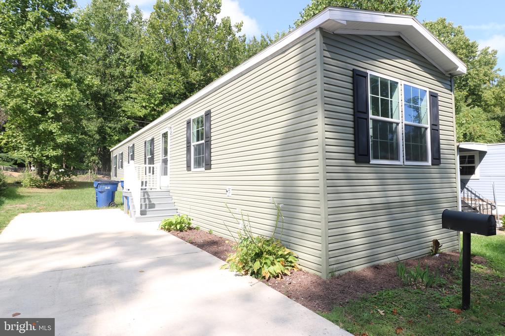 1817 ELMWOOD PARK DRIVE