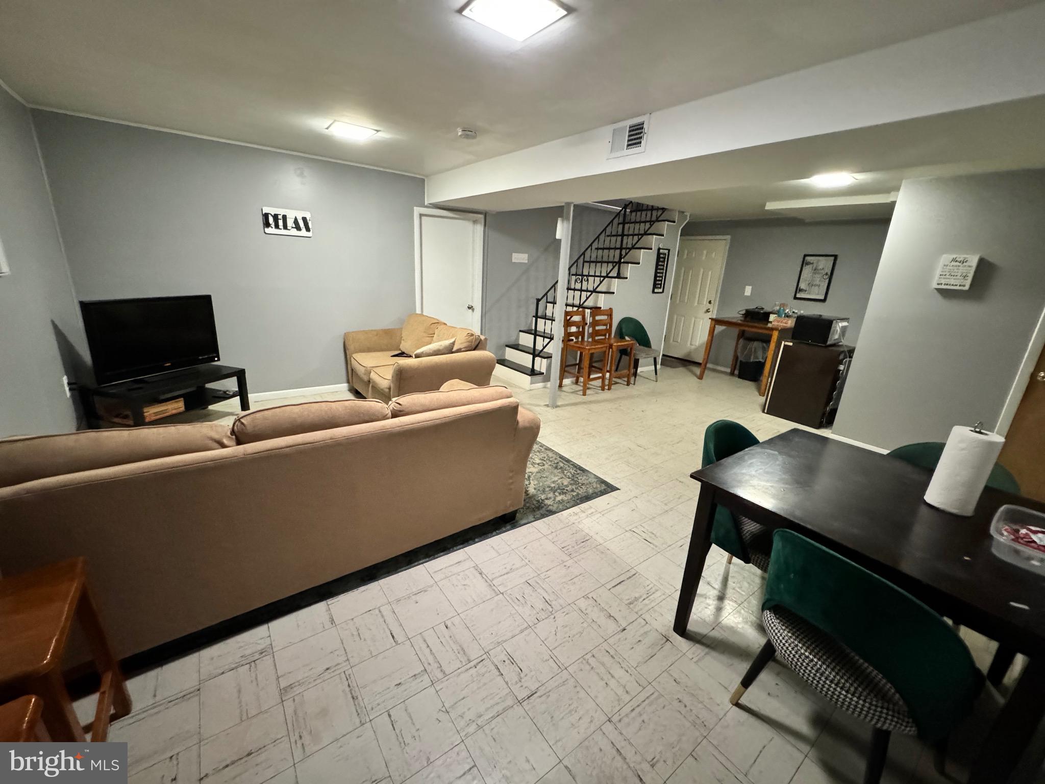 1111 Beall Pl