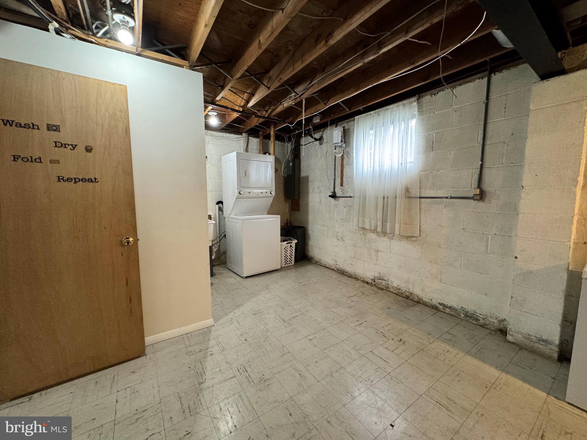 1111 Beall Pl