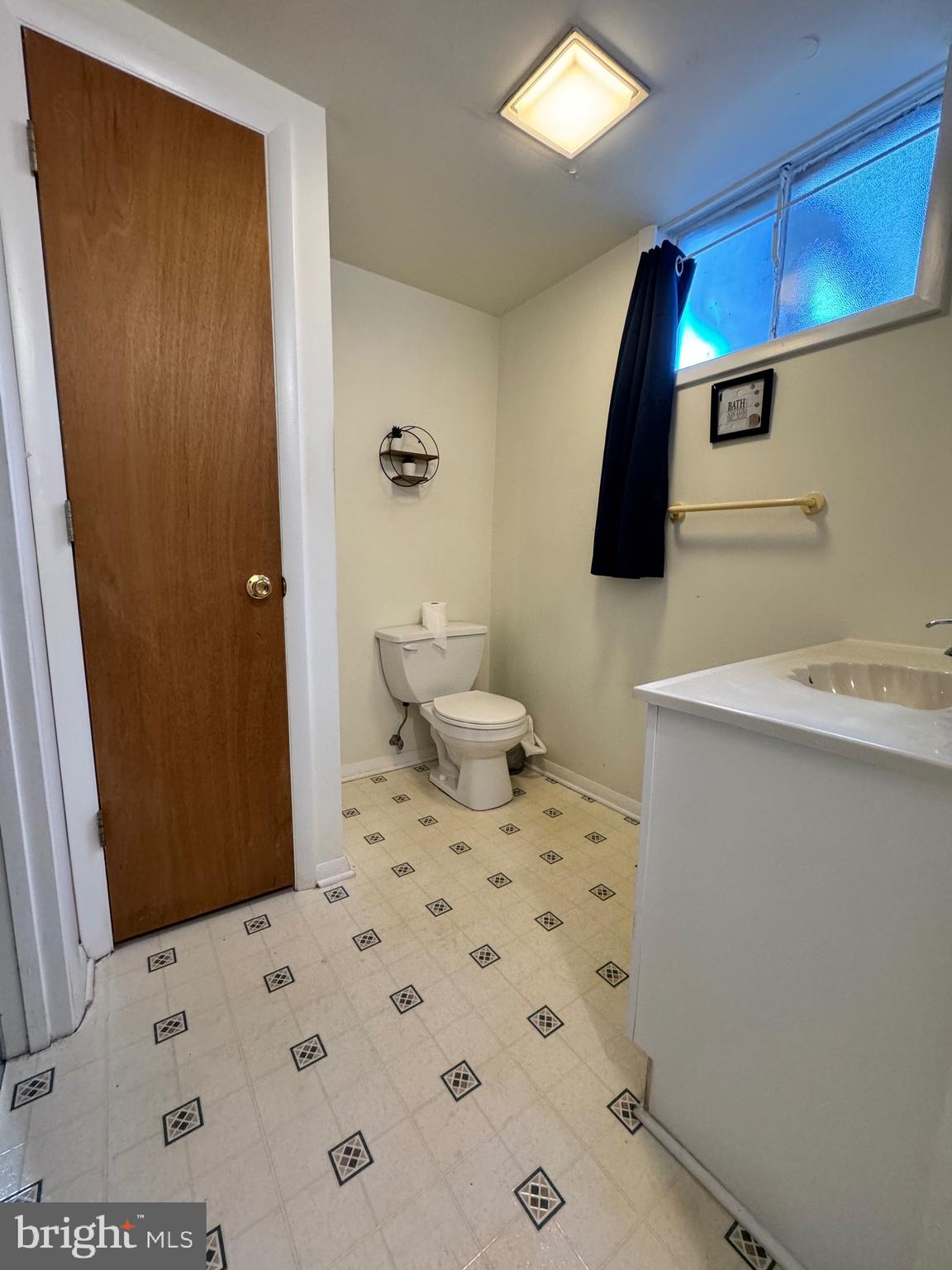 1111 Beall Pl