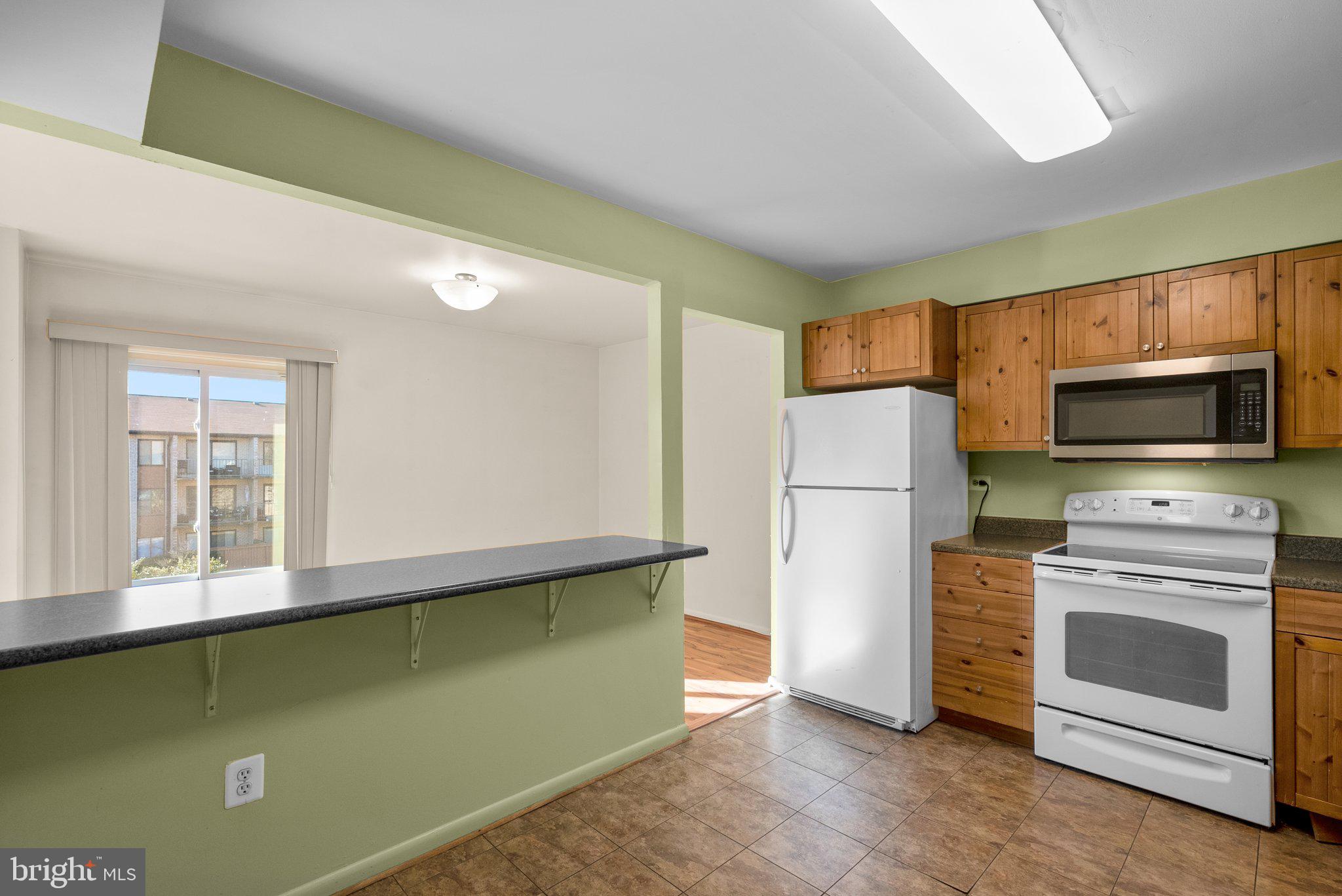 6942 Hanover Pkwy #301