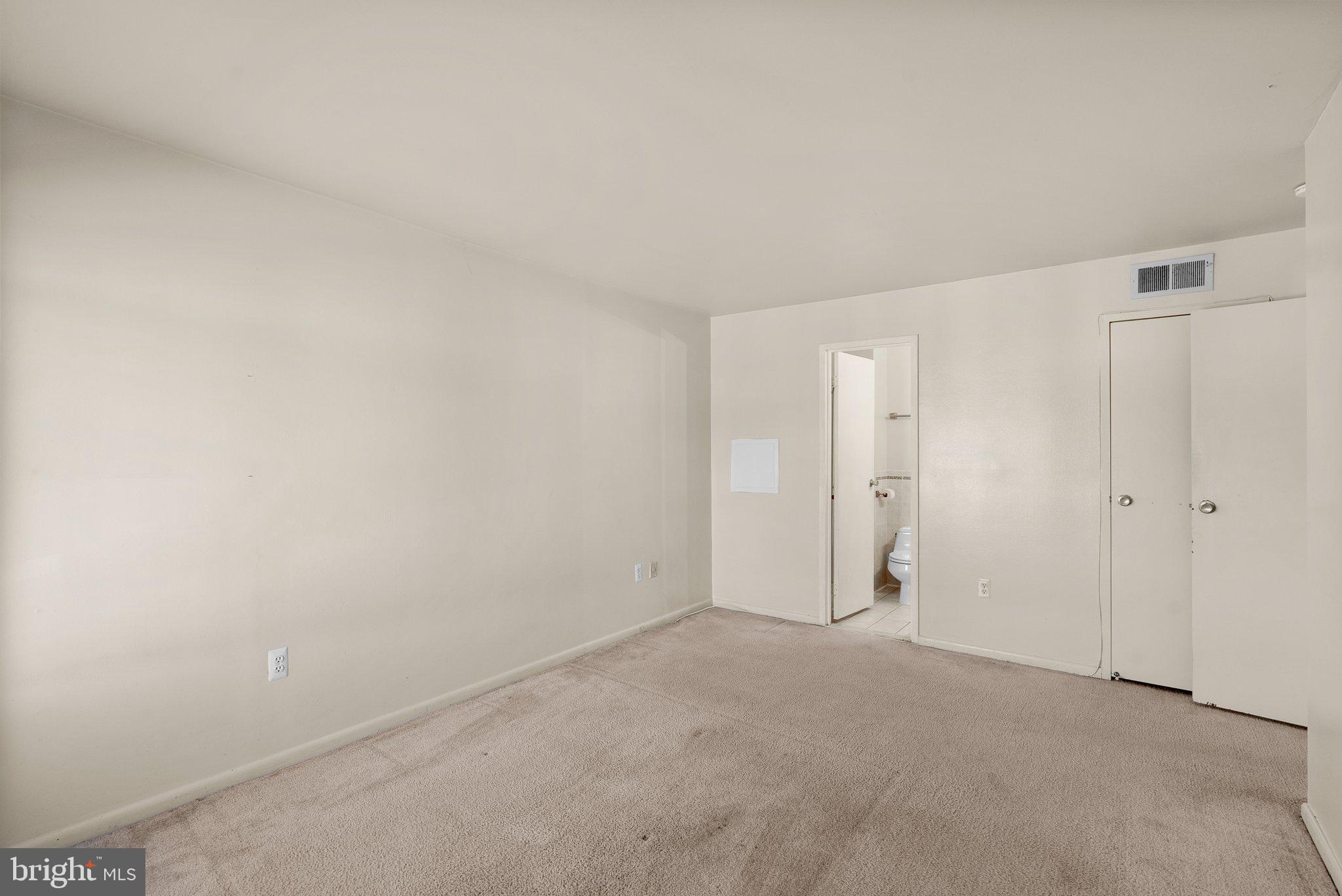 6942 Hanover Pkwy #301