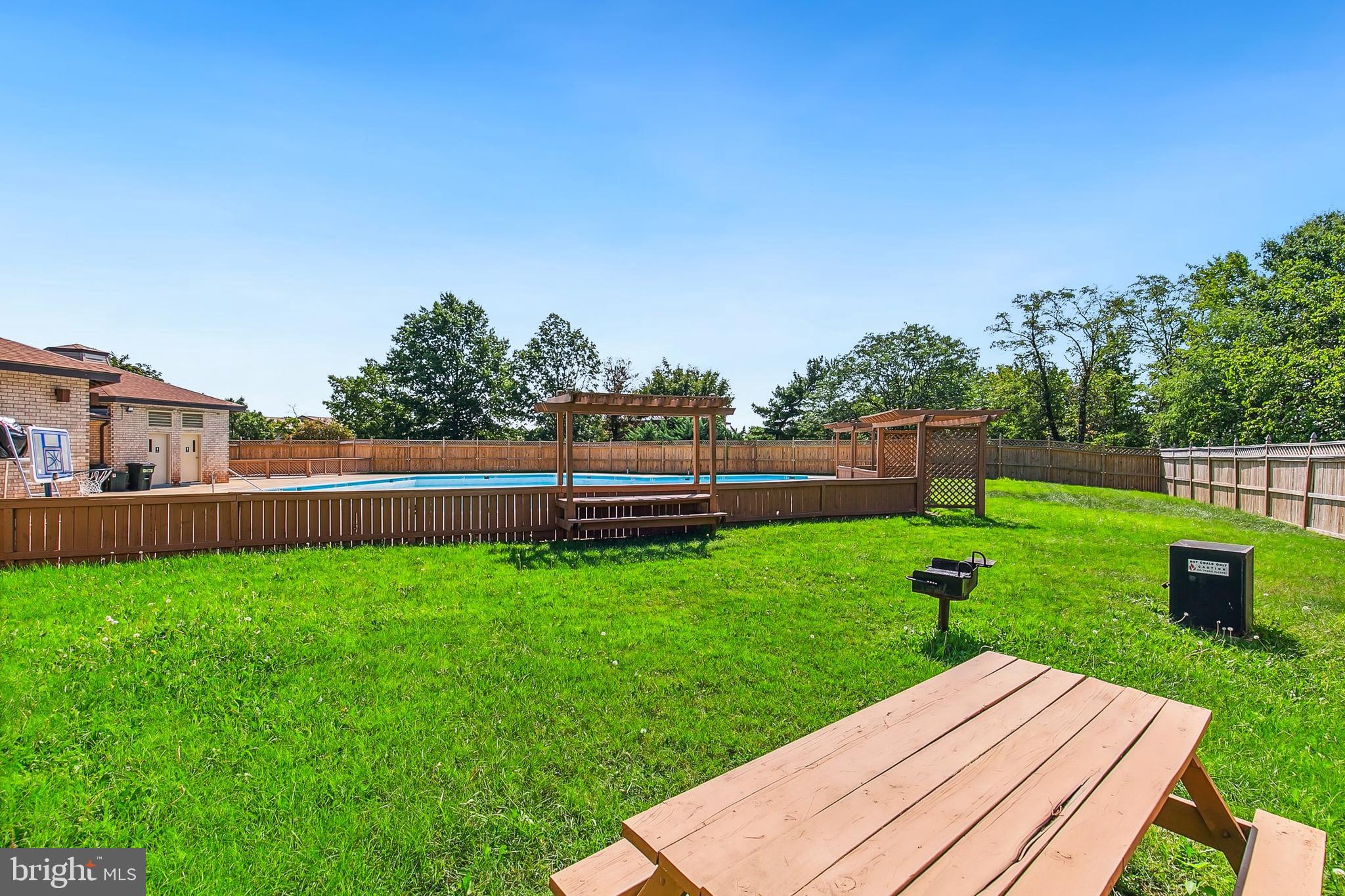 6942 Hanover Pkwy #301