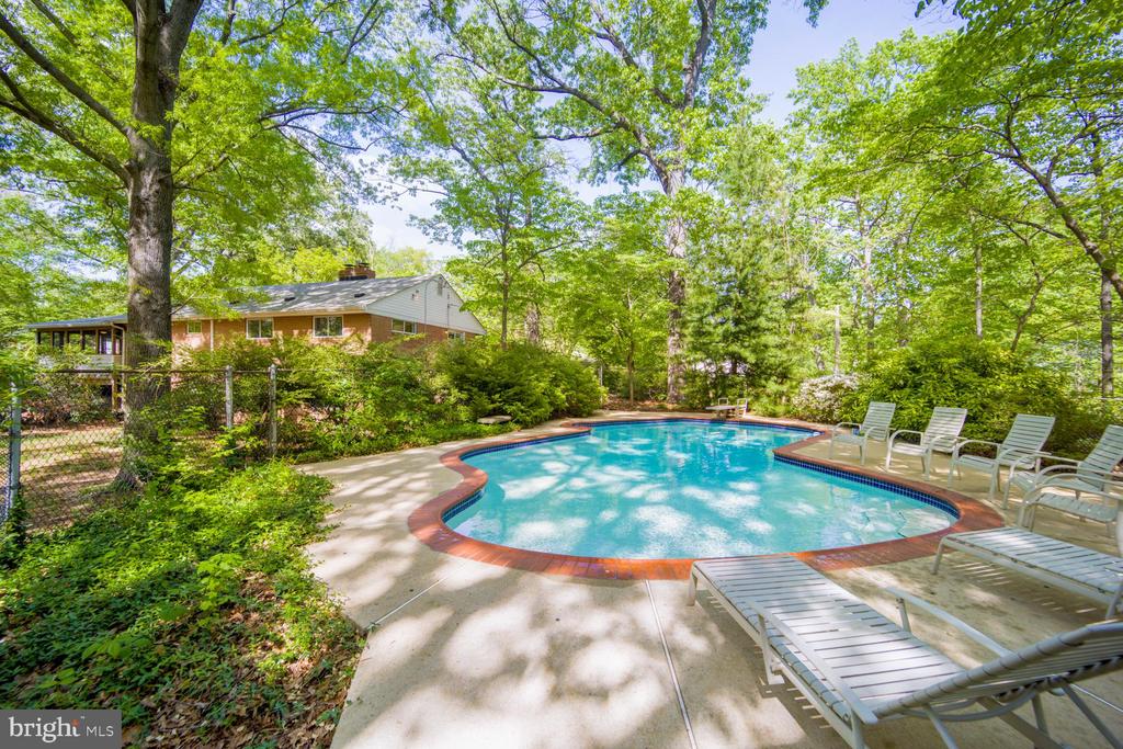 11202 Stephen Ln