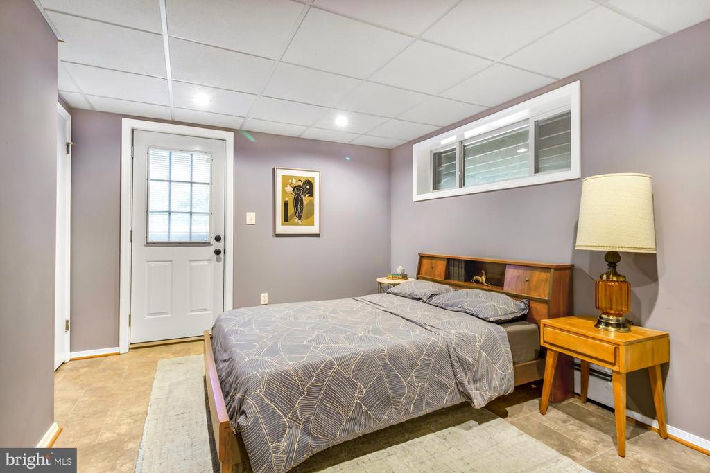 11202 Stephen Ln