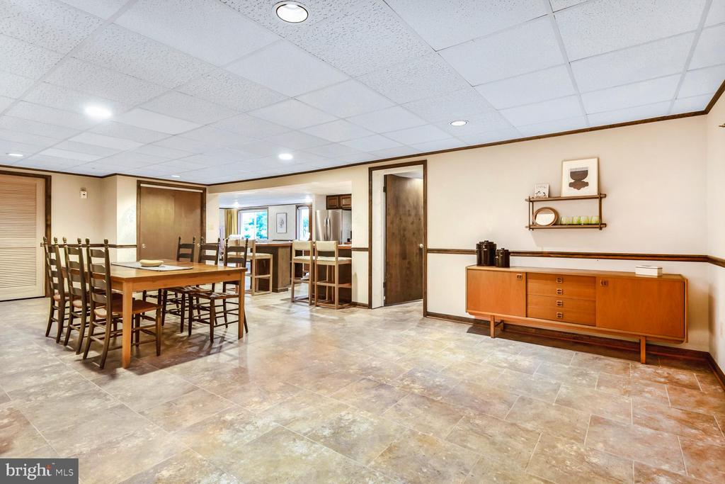 11202 Stephen Ln