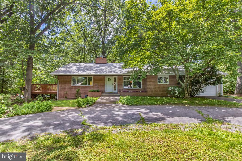 11202 Stephen Ln