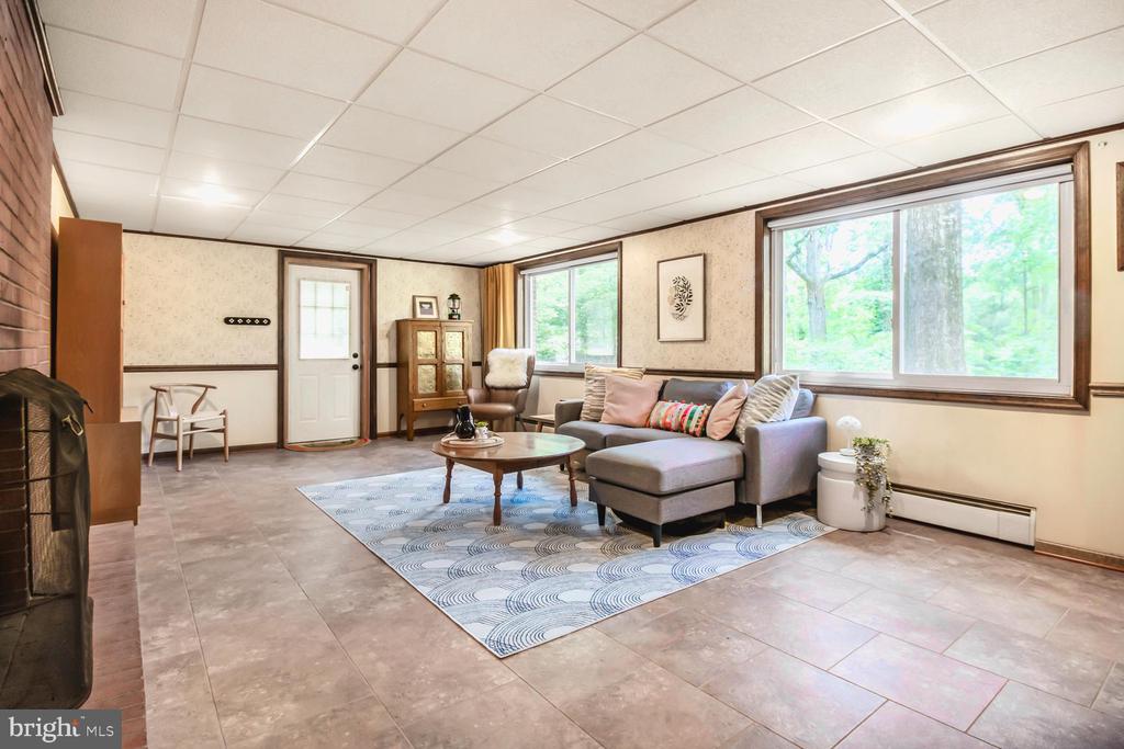 11202 Stephen Ln