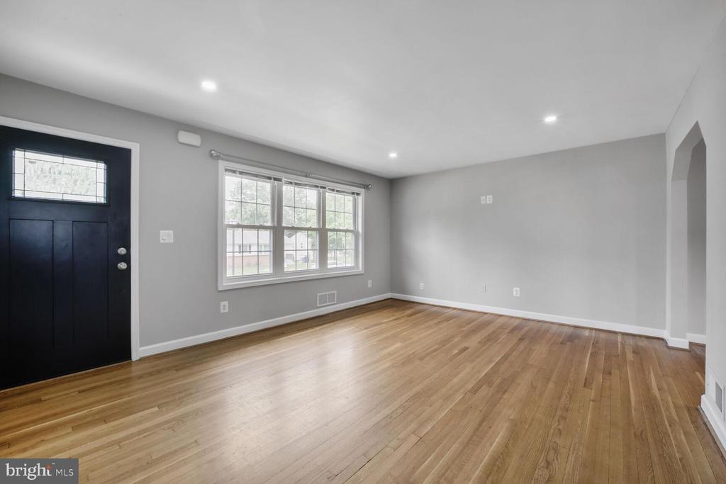 7543 Wilhelm Dr