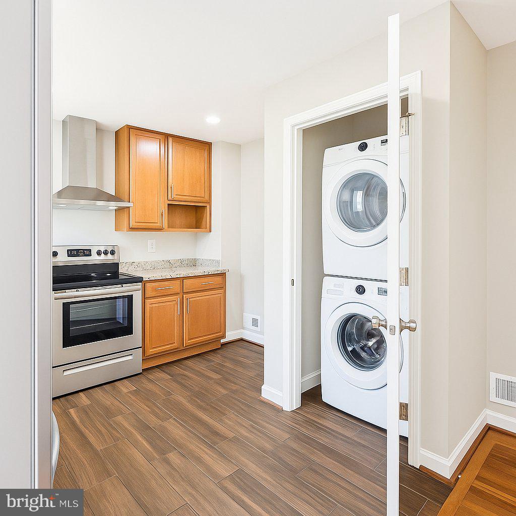 7543 Wilhelm Dr