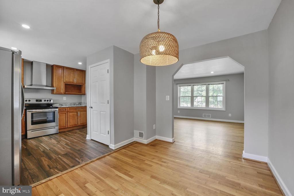 7543 Wilhelm Dr
