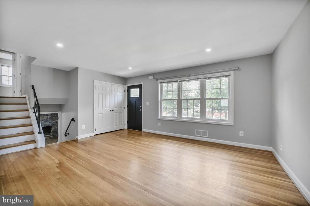 7543 Wilhelm Dr