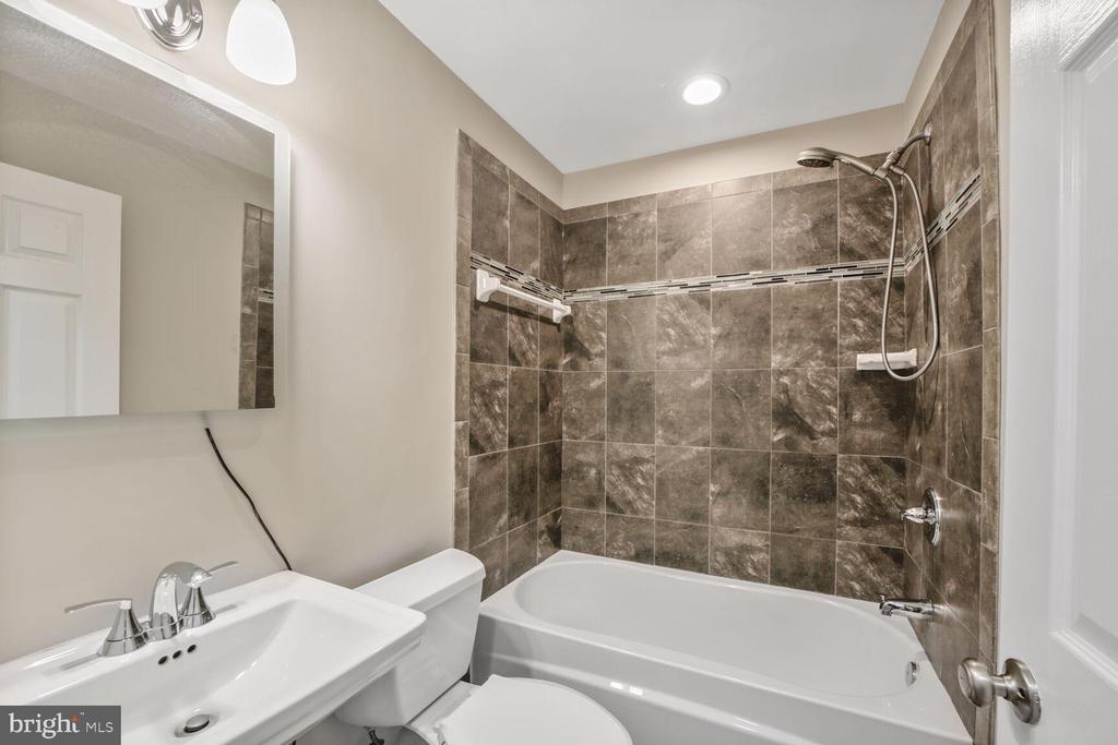 7543 Wilhelm Dr