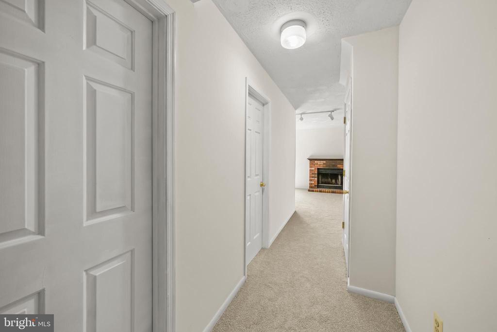 7242 S ORA COURT