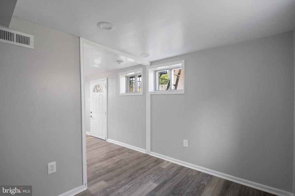 402 DATELEAF AVENUE