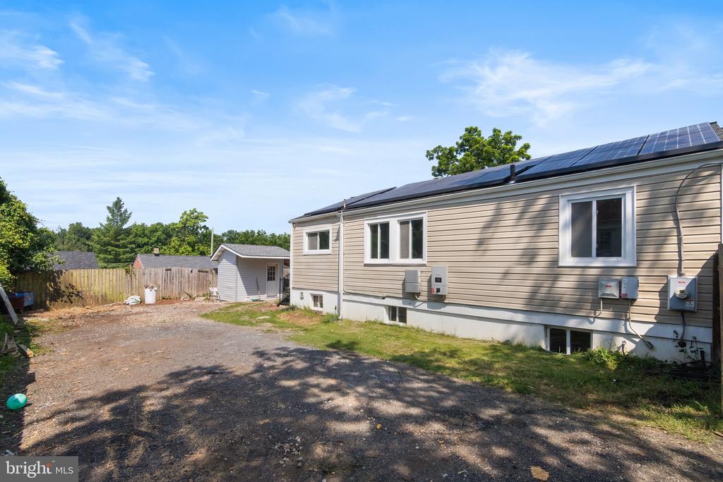 402 DATELEAF AVENUE