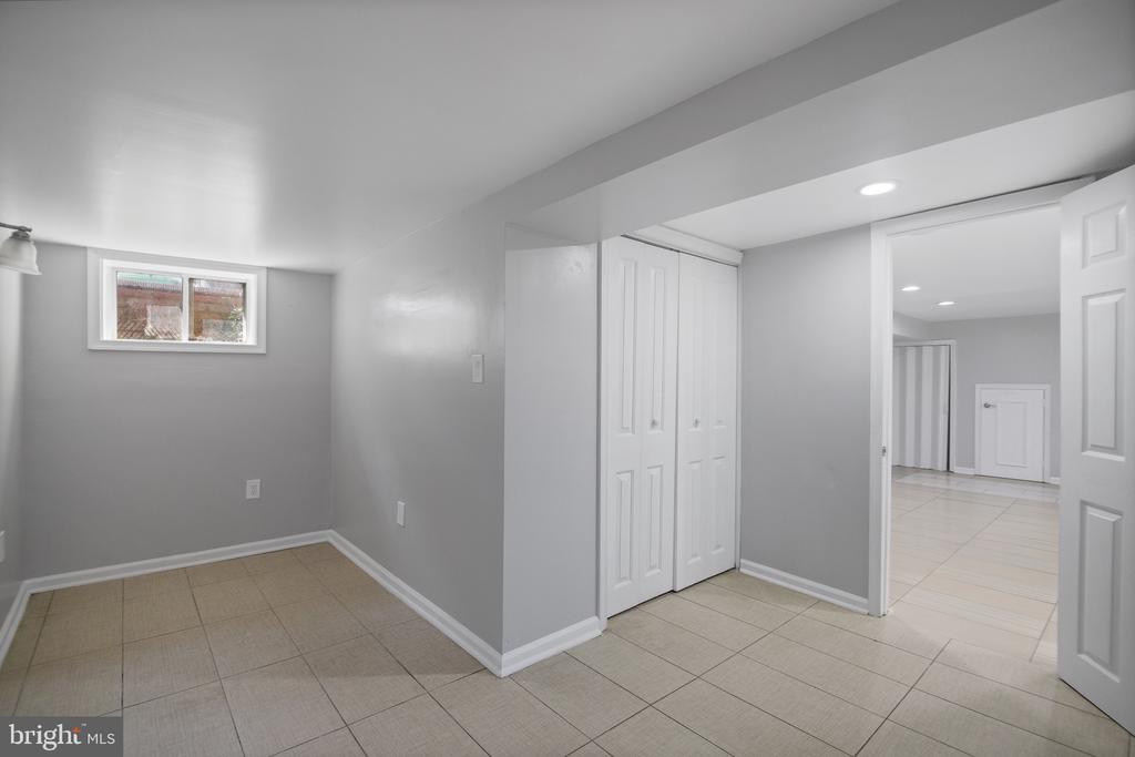 402 DATELEAF AVENUE