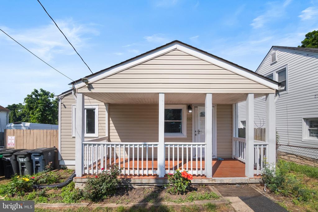 402 DATELEAF AVENUE