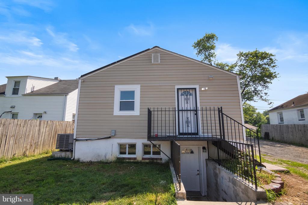 402 DATELEAF AVENUE