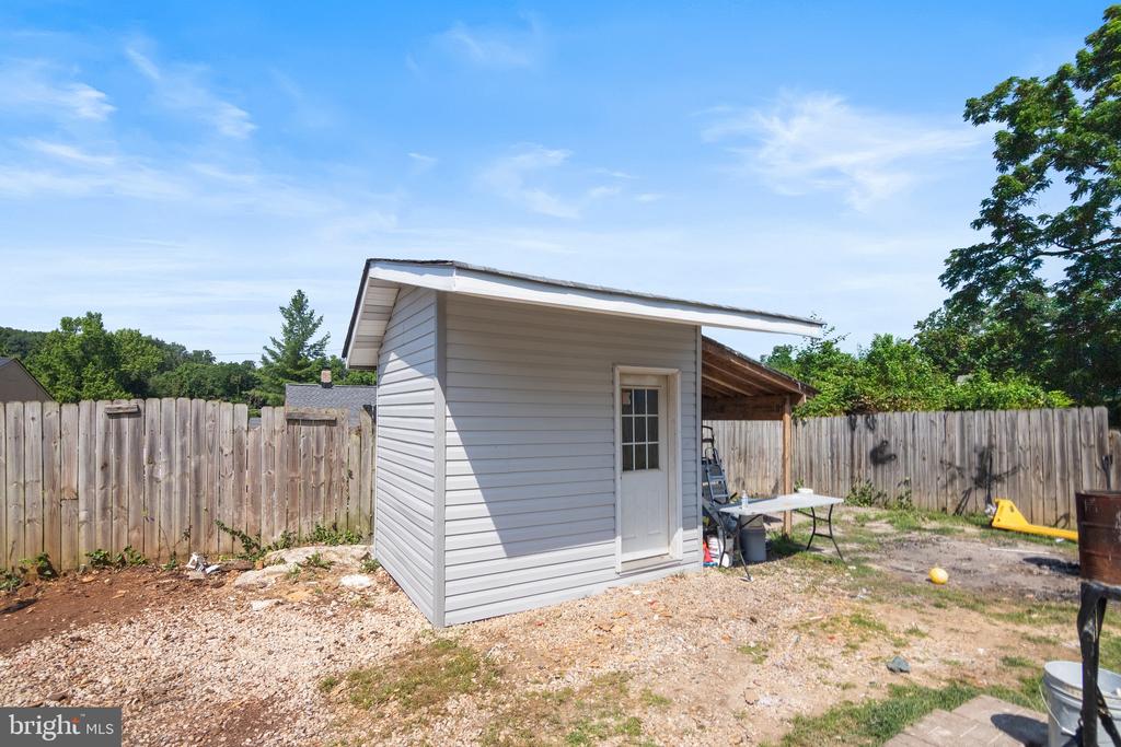 402 DATELEAF AVENUE