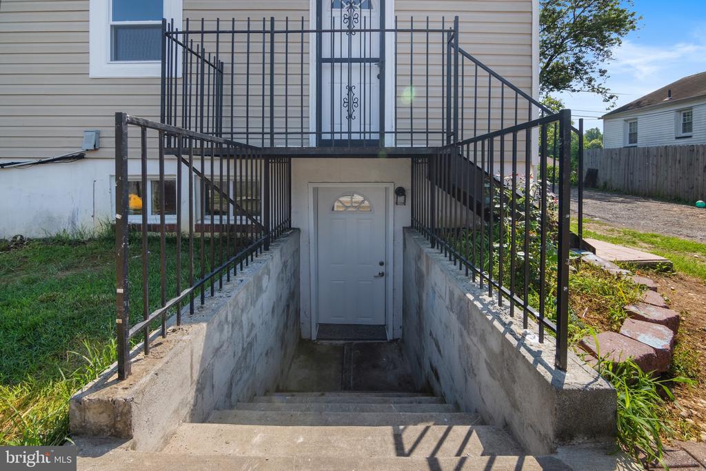 402 DATELEAF AVENUE